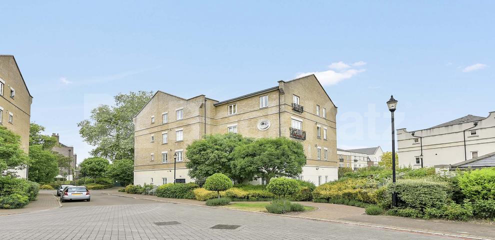 			LET , 2 Bedroom, 1 bath, 1 reception Apartment			 Hunter Court, Herbert Mews, Brixton 